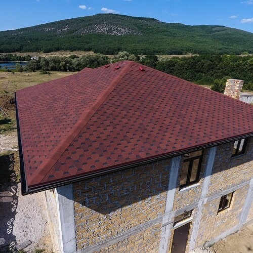 Четырехскатная битумная кровля
